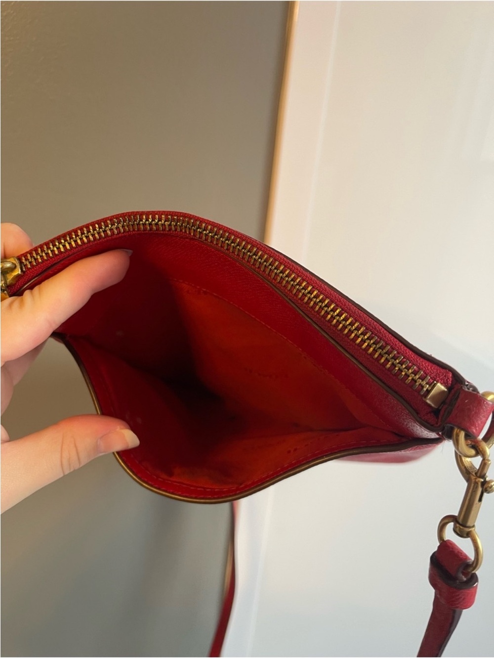 Coach red crossbody - Picture 4 of 10